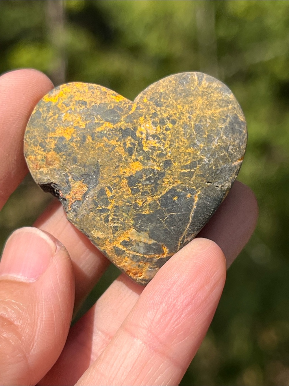Realgar (5) heart with stand | Crystal
